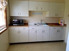 5201 W Howard Ave, Unit 1 in Milwaukee, WI - Building Photo - Building Photo