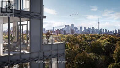 500 Dupont St in Toronto, ON - Building Photo - Building Photo