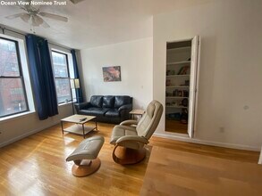 236 Hanover St, Unit 1 in Boston, MA - Foto de edificio - Building Photo