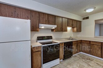 3771 Heathrow Dr in Winston-Salem, NC - Building Photo - Building Photo