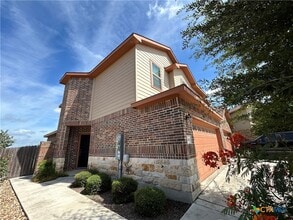 430 Creekside Curve in New Braunfels, TX - Building Photo - Building Photo