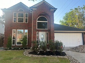 8023 Carmel Cir in Houston, TX - Building Photo