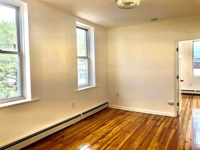 151 Bleecker St in Jersey City, NJ - Building Photo - Building Photo
