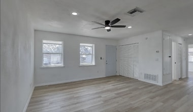 417 Hollyhock Ln in Spring Hill, FL - Building Photo - Building Photo