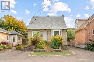 359 Dominion Ave in Ottawa, ON - Building Photo