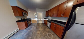 9 Beacon St, Unit 1 in Somerville, MA - Building Photo
