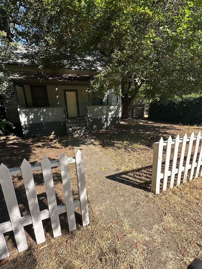 1504 W 5th St in Chico, CA - Building Photo - Building Photo