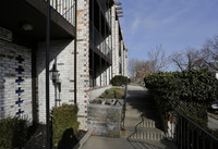 The Madrid Condominium in Kansas City, MO - Foto de edificio - Building Photo