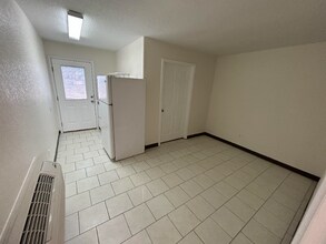 126 Alton Ave in Charlotte, TX - Building Photo - Building Photo
