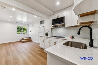 372 Avalon Dr in South San Francisco, CA - Building Photo - Building Photo