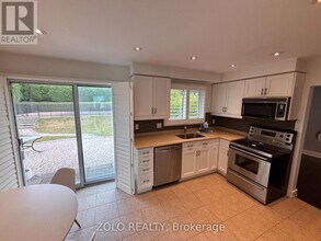 74 Ladyslipper Ct in Markham, ON - Building Photo - Building Photo
