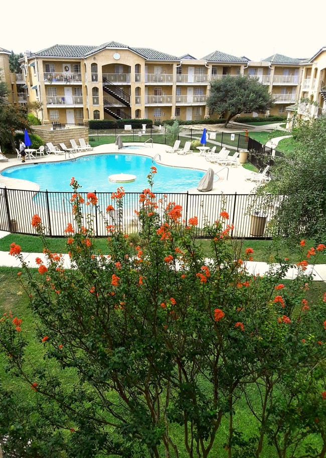 Budget Suites - Extended Stay in San Antonio, TX - Building Photo - Building Photo