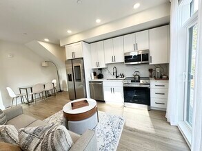 1307 Longfellow St NW in Washington, DC - Building Photo - Building Photo