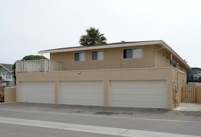 5203 Neptune Sq in Oxnard, CA - Building Photo - Building Photo