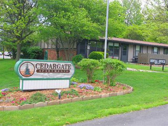 Cedargate Apartments in Waterford, MI - Building Photo