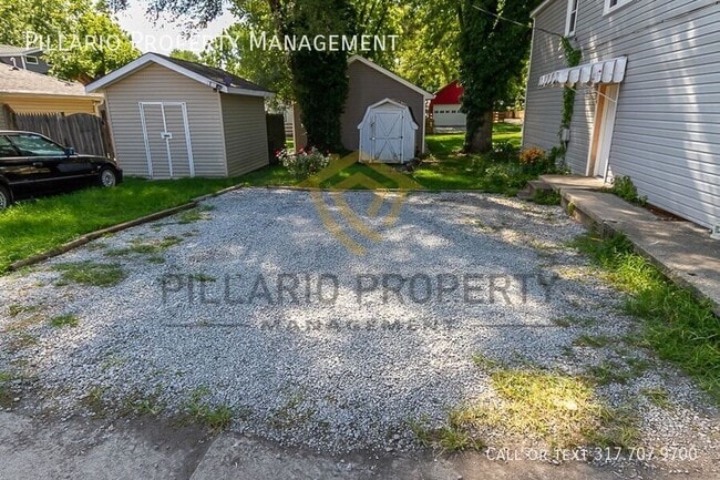 52 S Greenwood St in Greenwood, IN - Foto de edificio - Building Photo