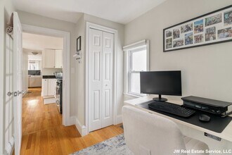 229 Hurley St, Unit 1 in Cambridge, MA - Building Photo - Building Photo