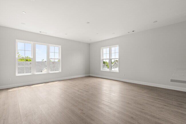 103 Cottage St, Unit 406 in Lynn, MA - Building Photo - Building Photo