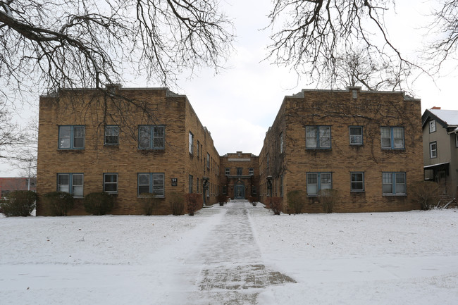 Oliver Court in Rochester, NY - Foto de edificio - Building Photo