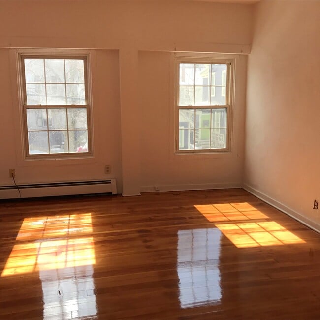 58 Federal St, Unit 3 in Newburyport, MA - Foto de edificio - Building Photo