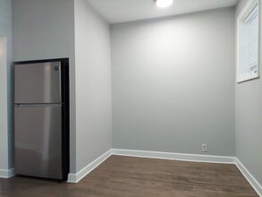 1454 W Winnemac Ave, Unit 3W in Chicago, IL - Building Photo - Building Photo