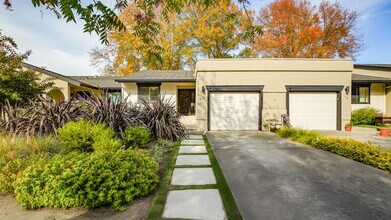 156 Vineyard Cir in Yountville, CA - Building Photo - Building Photo