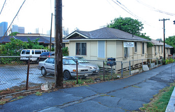 1664 Lusitana St in Honolulu, HI - Building Photo - Building Photo