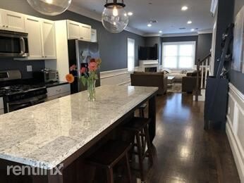 140 W 9th St-Unit -Unit 8 in Boston, MA - Building Photo