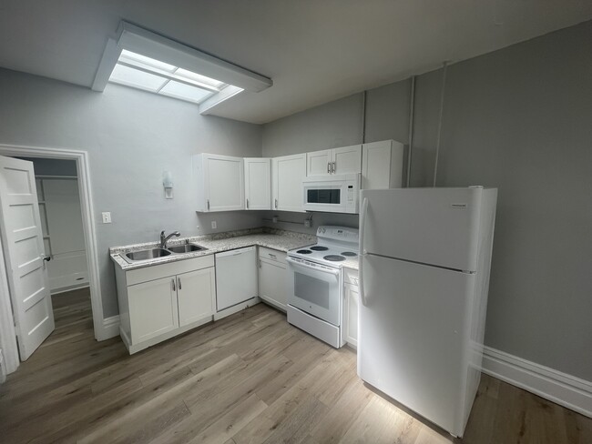 116 W Main St, Unit Apartment #3 in Hamilton, MT - Building Photo - Building Photo