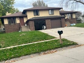 1467 Westview Dr in Coralville, IA - Building Photo