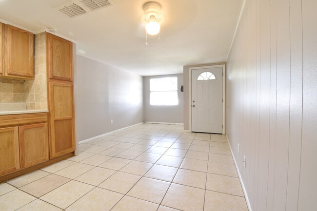 639 Dogwood Ct in Dunedin, FL - Building Photo - Building Photo
