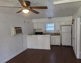 8006 Richards St in Houston, TX - Building Photo - Building Photo