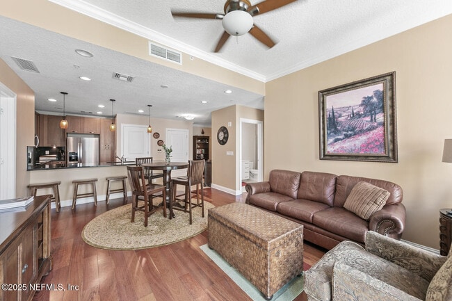 property at 1431 Riverplace Blvd