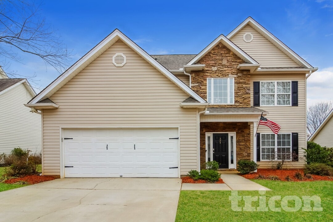 324 Archway Ct in Moore, SC - Foto de edificio