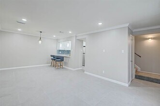 925 Wax Myrtle Ln in Houston, TX - Building Photo - Building Photo