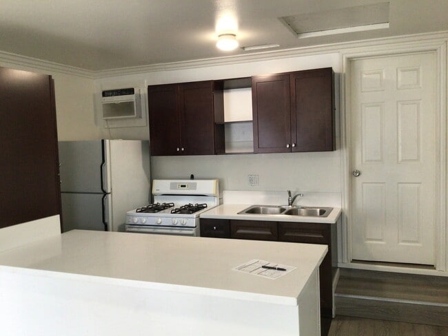 property at 3110 Hillview Dr N
