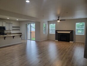8911 Corona St NE in Lacey, WA - Building Photo - Building Photo