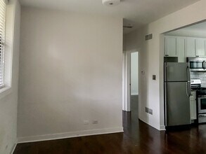 1601 W Belle Plaine Ave, Unit 1 in Chicago, IL - Building Photo - Building Photo