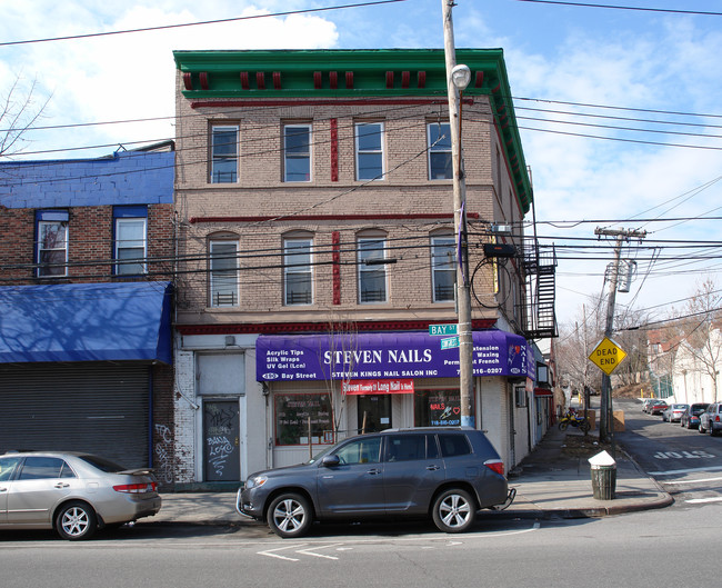 490 Bay St in Staten Island, NY - Foto de edificio - Building Photo