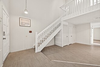 13040 Greenway Chase Ct in Houston, TX - Building Photo - Building Photo