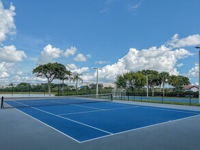 Windsor Pembroke Pines in Pembroke Pines, FL - Building Photo - Building Photo