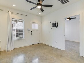 3107 Lyons Rd in Austin, TX - Building Photo - Building Photo