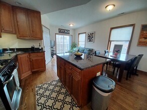 2318 N Hamilton Ave in Chicago, IL - Building Photo - Building Photo