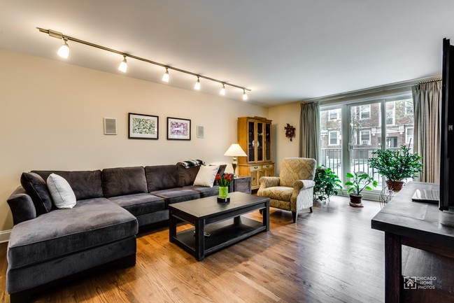 Patio Apartments in Chicago, IL - Foto de edificio - Building Photo