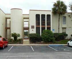 524 Orange Dr, Unit 22 in Altamonte Springs, FL - Building Photo