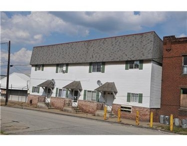 202 Meldon Ave in Donora, PA - Foto de edificio