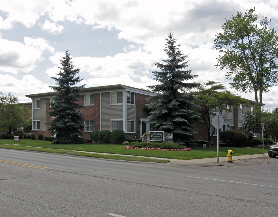 Maple Road Townes in Birmingham, MI - Foto de edificio