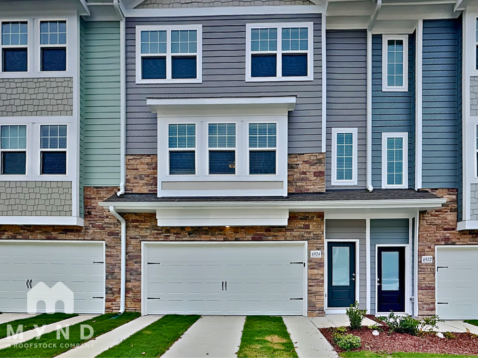 6924 Woodland Stream Pl in Raleigh, NC - Foto de edificio