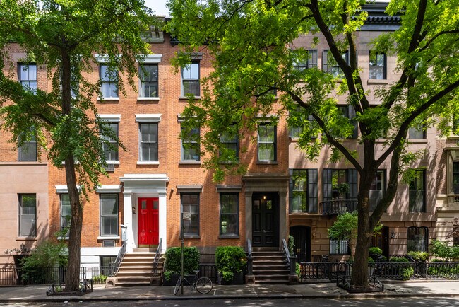55 W 9th St in New York, NY - Foto de edificio - Building Photo
