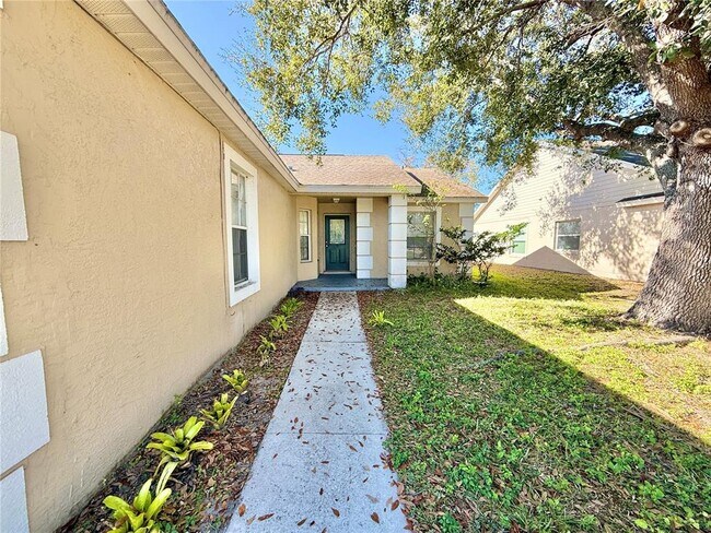 4695 Prairie Point Blvd in Kissimmee, FL - Building Photo - Building Photo